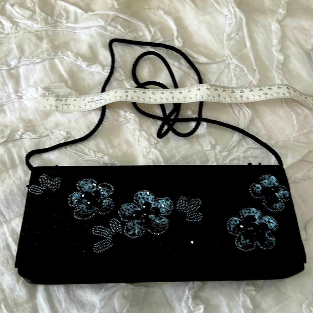 Evening purse with beautiful sequined flower front